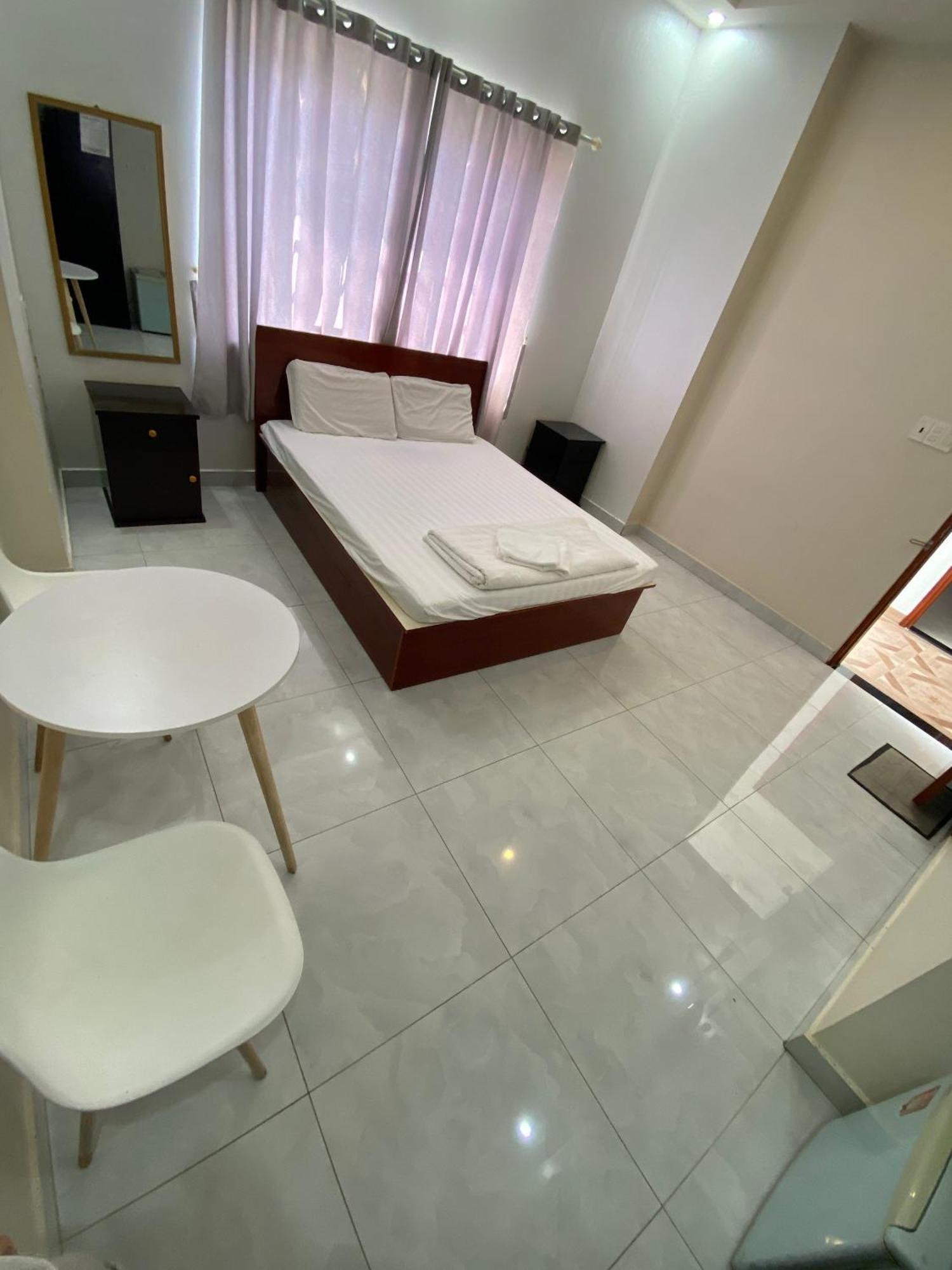 Phong Lan Guesthouse Chau Doc Bagian luar foto