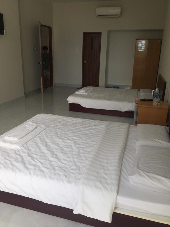 Phong Lan Guesthouse Chau Doc Bagian luar foto